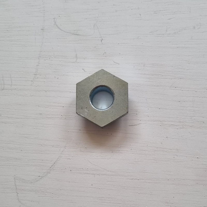 Special nut for leg roll adjustment lever