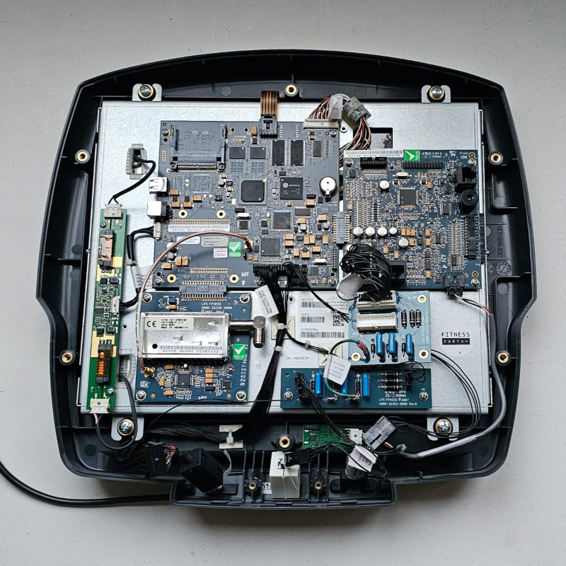 Écran LifeFitness LCD Platinum CS Series Discover SE LifeCycle Cardio Display